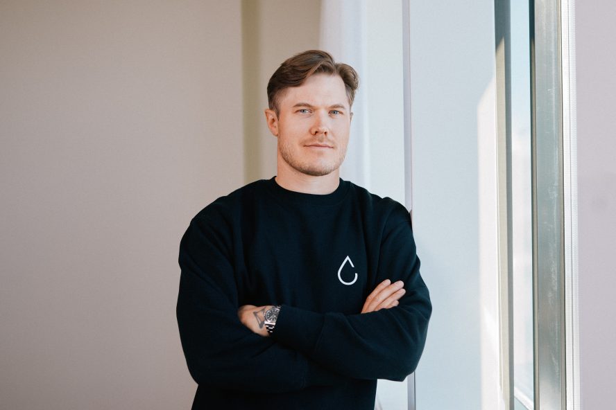 Marius er avdelingsleder i Lomundals nye avdeling i Vestfold. Han jobber som selger og prosjektleder.