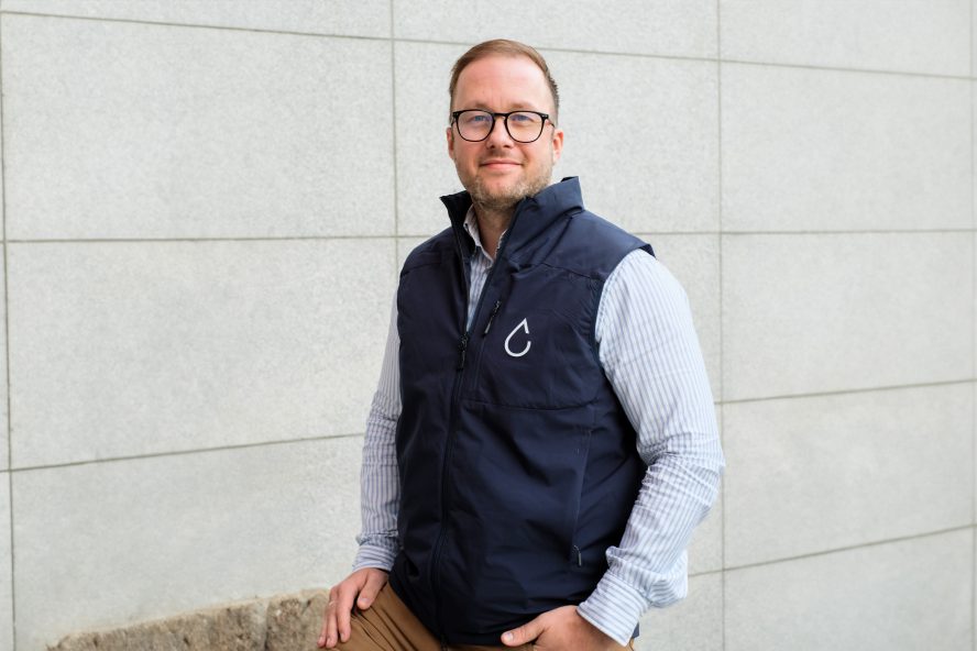 Espen er salgssjef hos Lomundal. Han jobber som selger og drar på befaring.